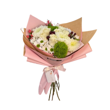 Cono white de flores variadas de estación