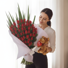Ramo por 50 Rosas Importadas mas Peluche Perrito con Corazón