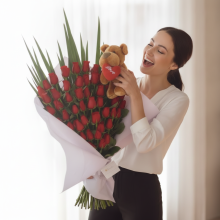Ramo por 50 Rosas Importadas mas Peluche Perrito con Corazón