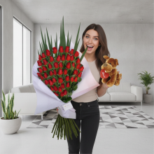 Ramo por 50 Rosas Importadas mas Peluche Perrito con Corazón