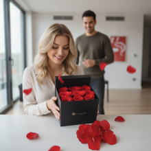 9 Rosas Mas Petalos en Fina Caja Tu Jardin
