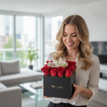10 Rosas en Caja Mas Alstroemerias