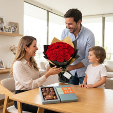 Ramo 24 Rosas Premium en Cono mas Chocolates Rapanui 250gr