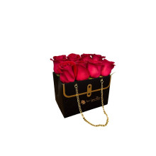 Cartera Luxury Negra con 8 Rosas